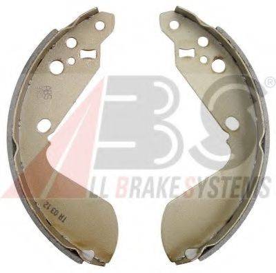 SUZUKI 53200-56821 Комплект гальмівних колодок